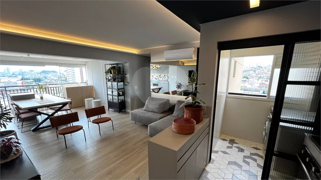 Este amplo e confortável apartamento está situado no vibrante bairro do Limão, em São Paulo