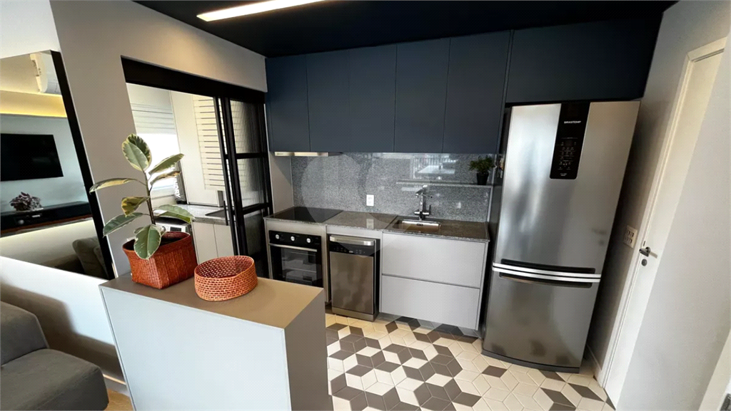 Este amplo e confortável apartamento está situado no vibrante bairro do Limão, em São Paulo