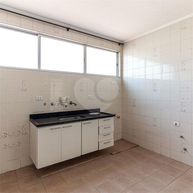 Apartamento na Av. Angélica entre Santa Cecília e Higienópolis. 