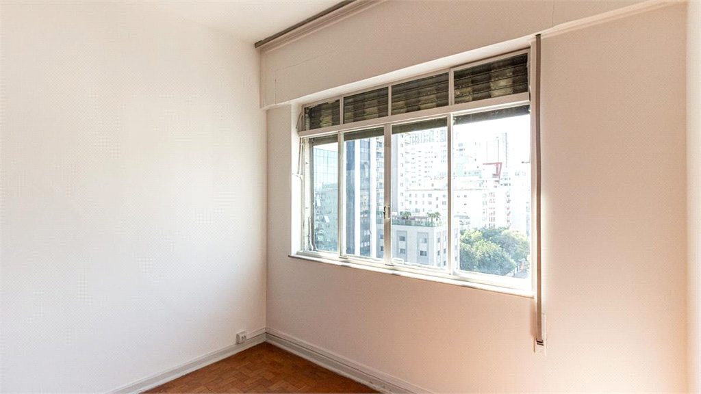 Apartamento na Av. Angélica entre Santa Cecília e Higienópolis. 