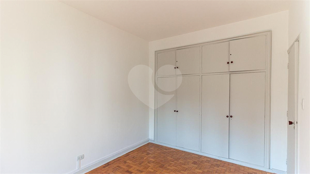 Apartamento na Av. Angélica entre Santa Cecília e Higienópolis. 