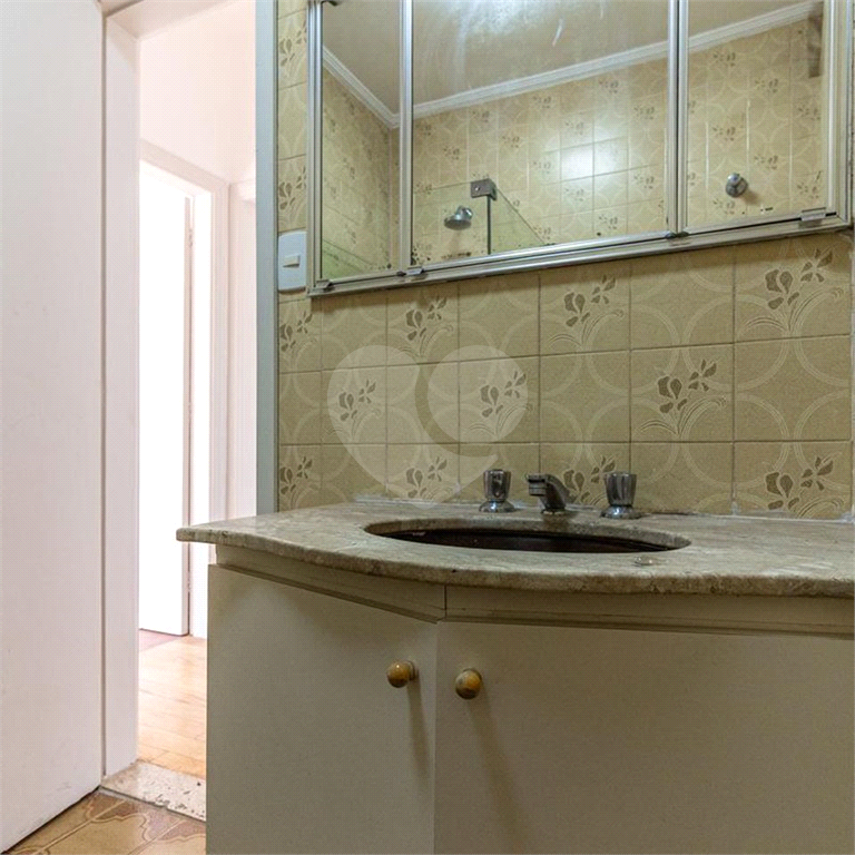 Apartamento na Av. Angélica entre Santa Cecília e Higienópolis. 