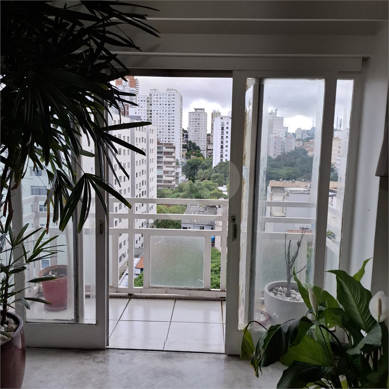 Apartamento Amplo, Reformado e Pronto para Morar!