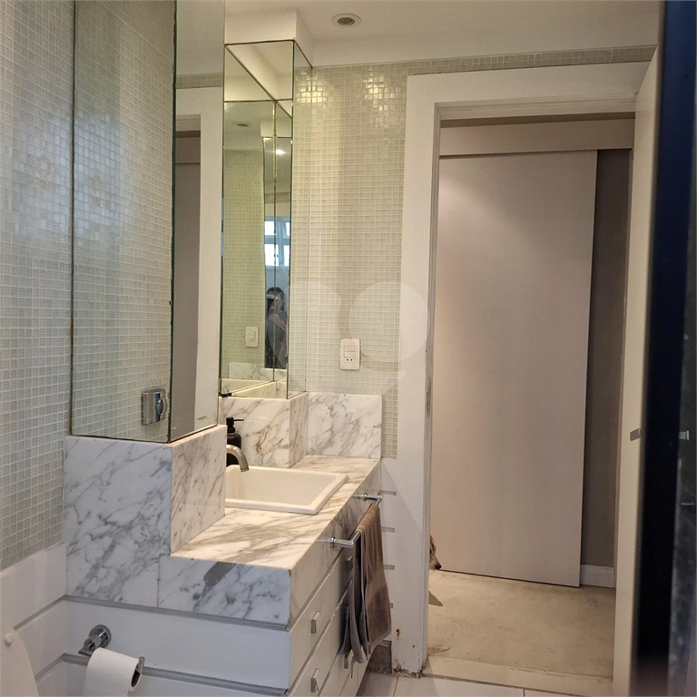 Apartamento Amplo, Reformado e Pronto para Morar!