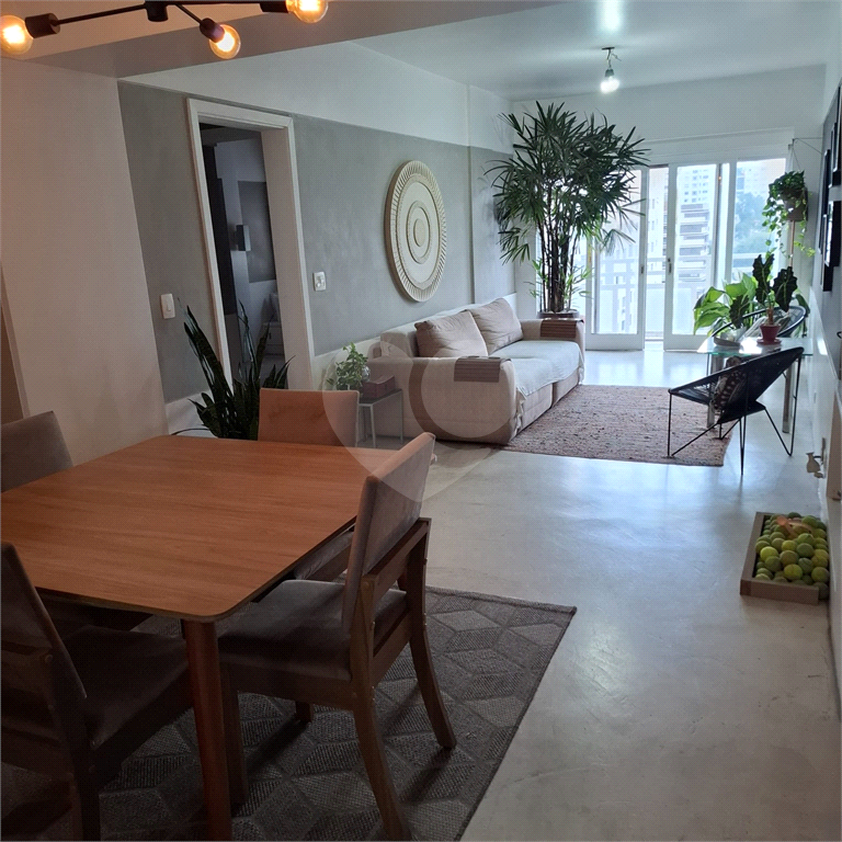 Apartamento Amplo, Reformado e Pronto para Morar!