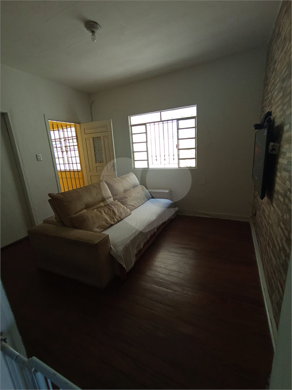 SOBRADO COM 02 CASAS PARA MORADIA E LOCAÇÃO - OTIMA RENTABILIDADE