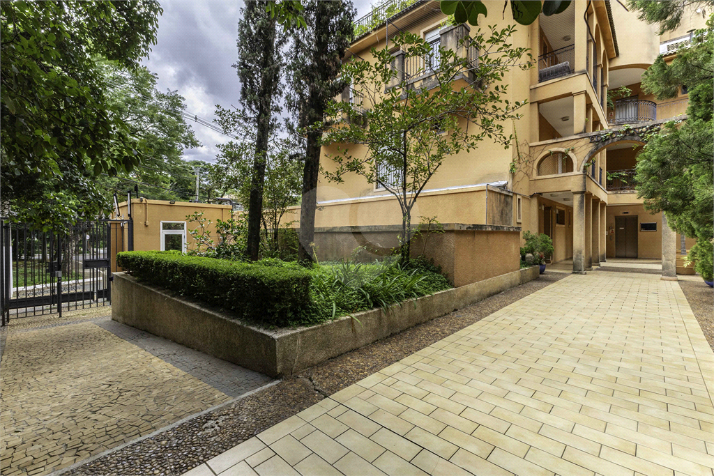 DUPLEX em ALTO DE PINHEIROS