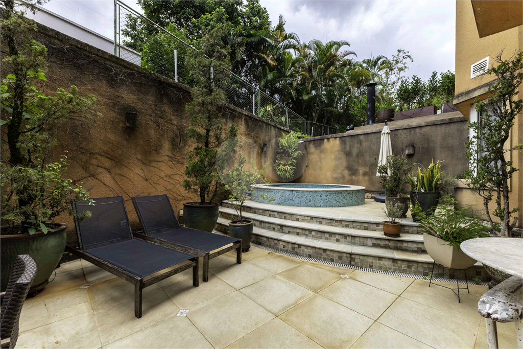 DUPLEX em ALTO DE PINHEIROS