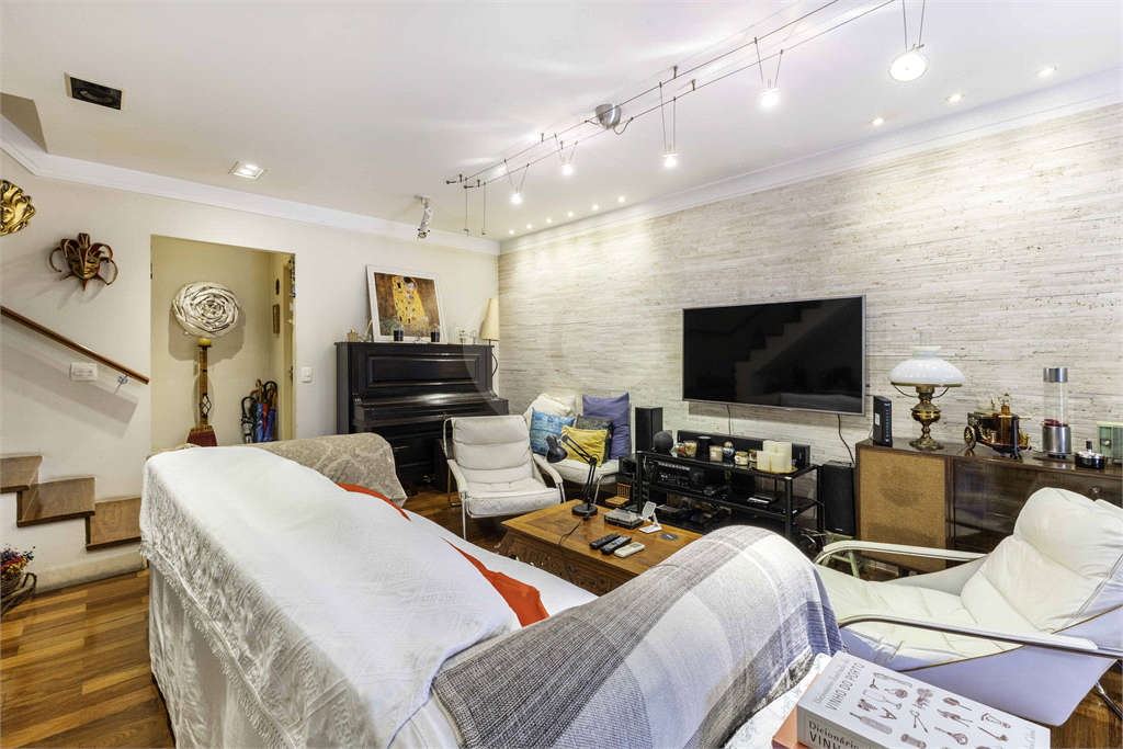 DUPLEX em ALTO DE PINHEIROS