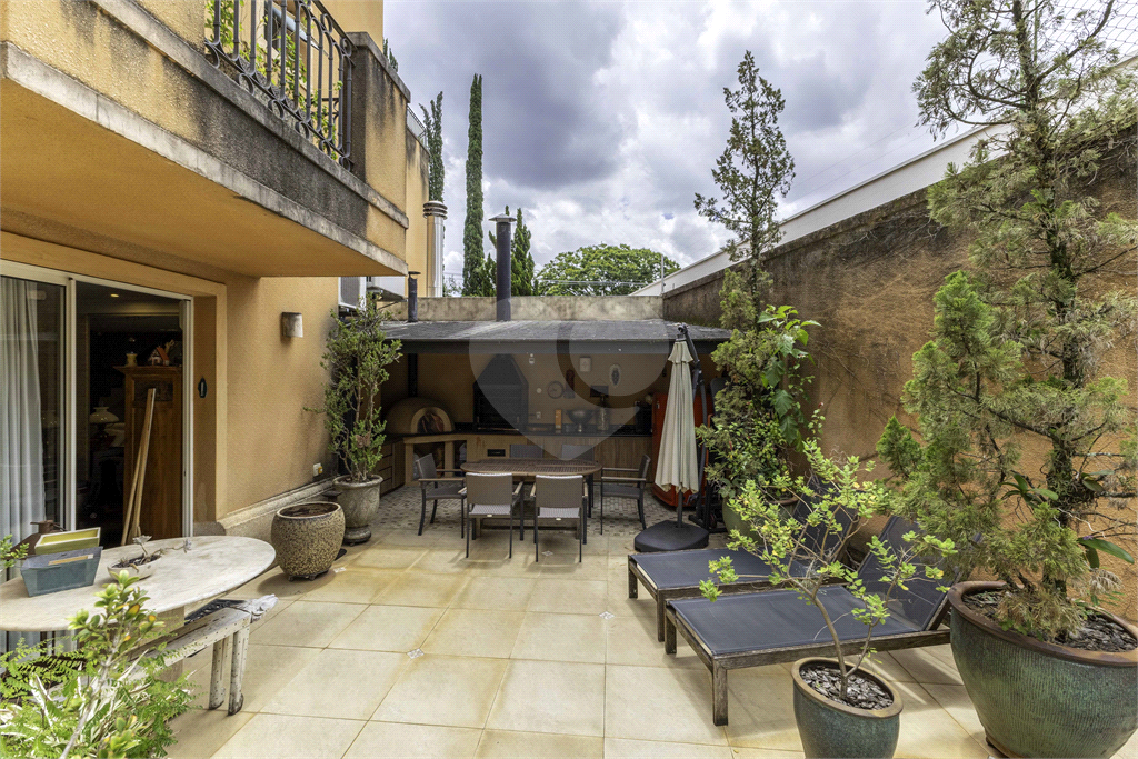 DUPLEX em ALTO DE PINHEIROS