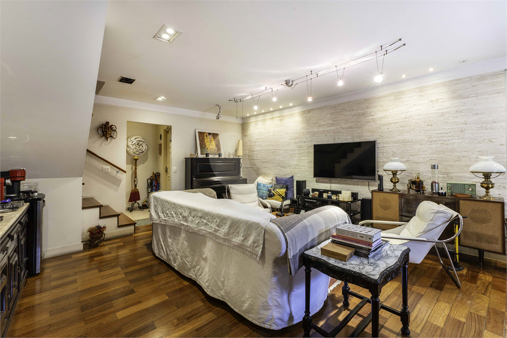 DUPLEX em ALTO DE PINHEIROS