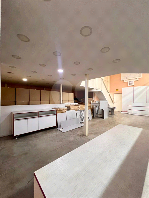 Imóvel comercial amplo e muito bem estruturado