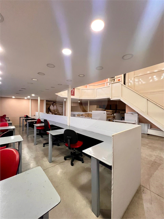 Imóvel comercial amplo e muito bem estruturado