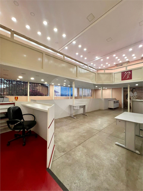 Imóvel comercial amplo e muito bem estruturado