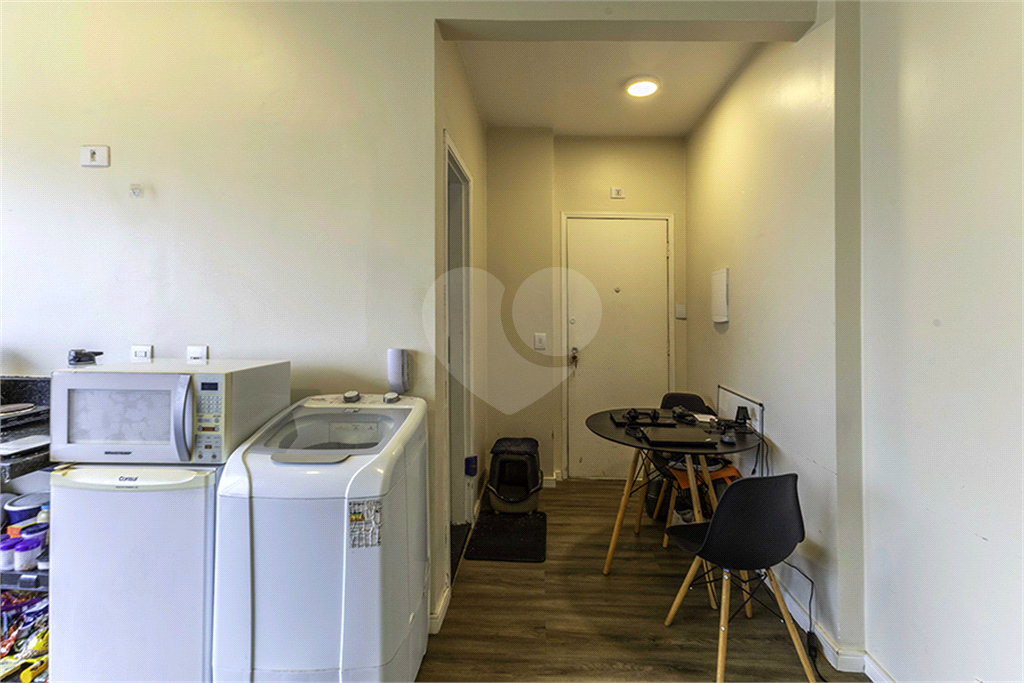 APARTAMENTO em CENTRO