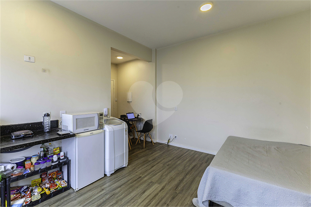 APARTAMENTO em CENTRO