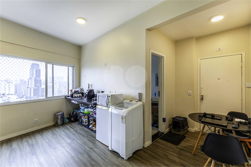 APARTAMENTO em CENTRO