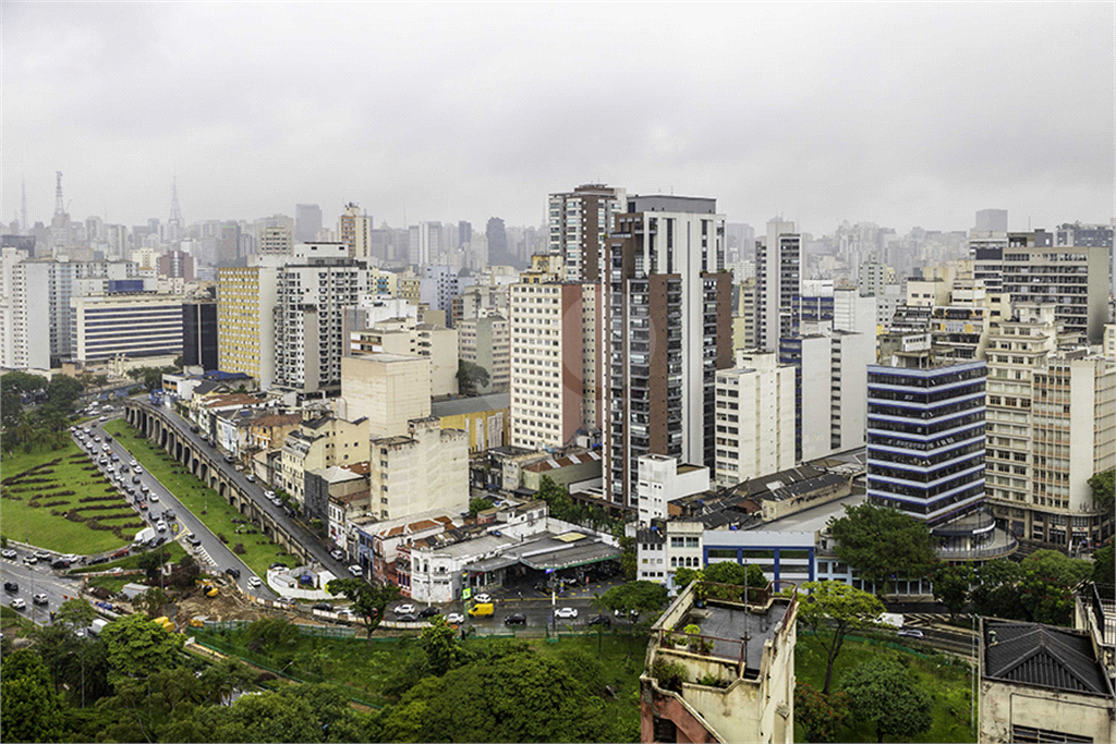 APARTAMENTO em CENTRO