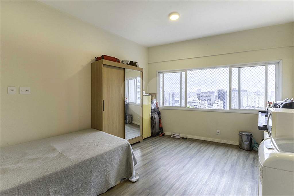 APARTAMENTO em CENTRO