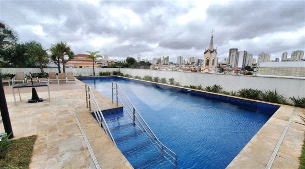 Apartamento com 2 quartos suíte e varanda