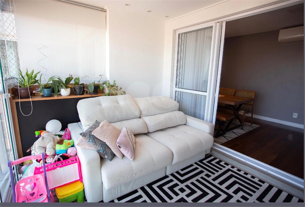 Apartamento com 2 quartos suíte e varanda