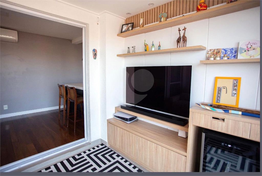 Apartamento com 2 quartos suíte e varanda