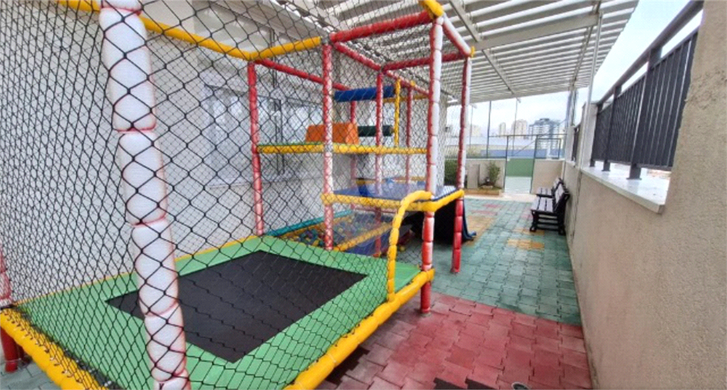 Apartamento com 2 quartos suíte e varanda