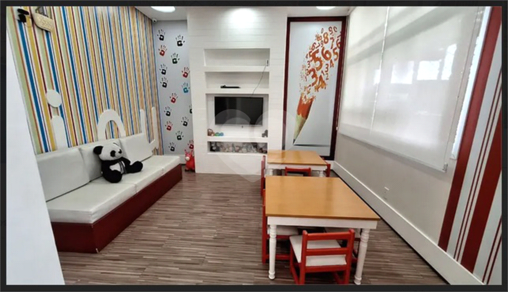 Apartamento com 2 quartos suíte e varanda