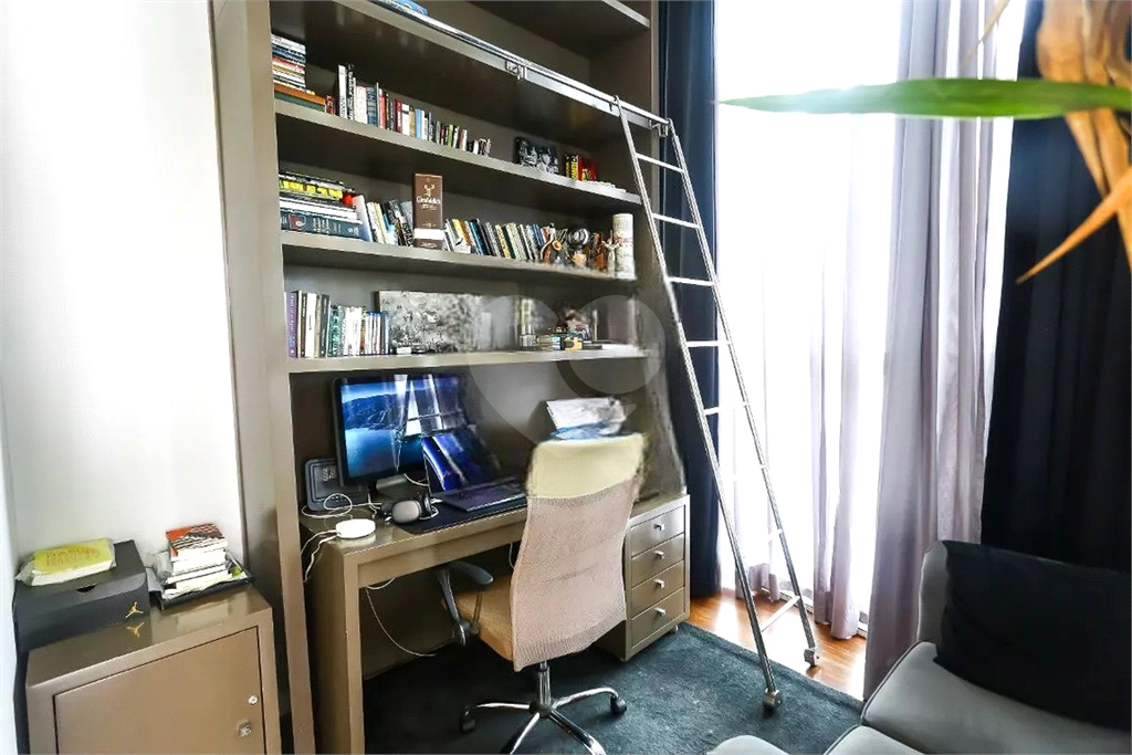 Apartamento à venda com 210m², 2 quartos e 3 vagas