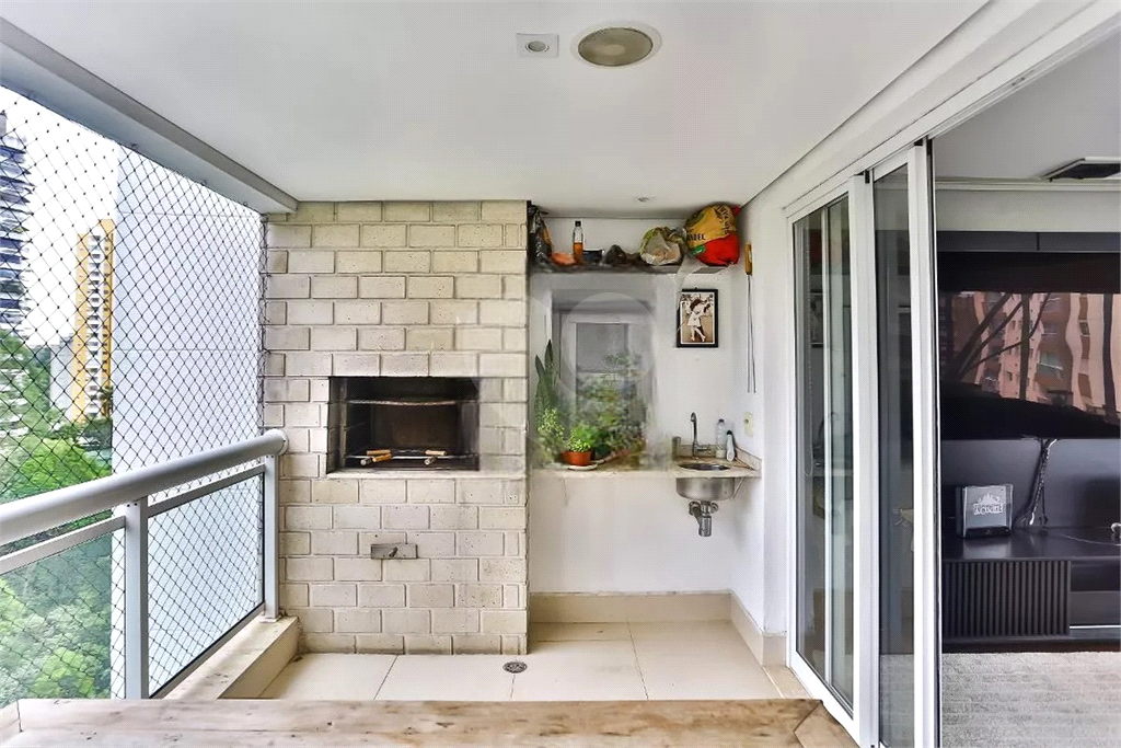 Apartamento à venda com 210m², 2 quartos e 3 vagas