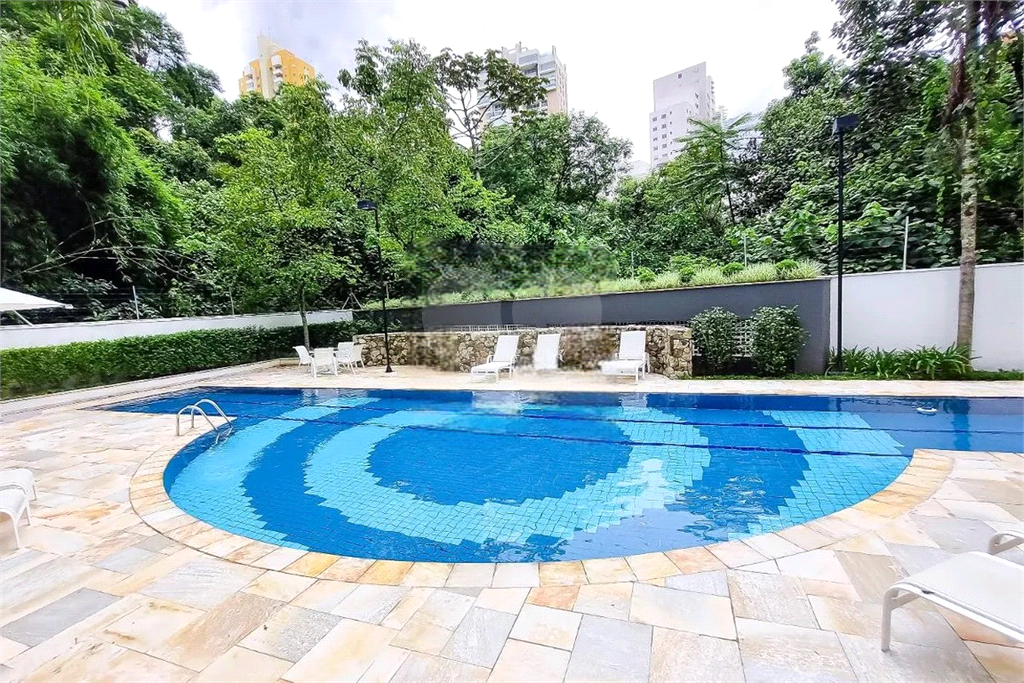 Apartamento à venda com 210m², 2 quartos e 3 vagas