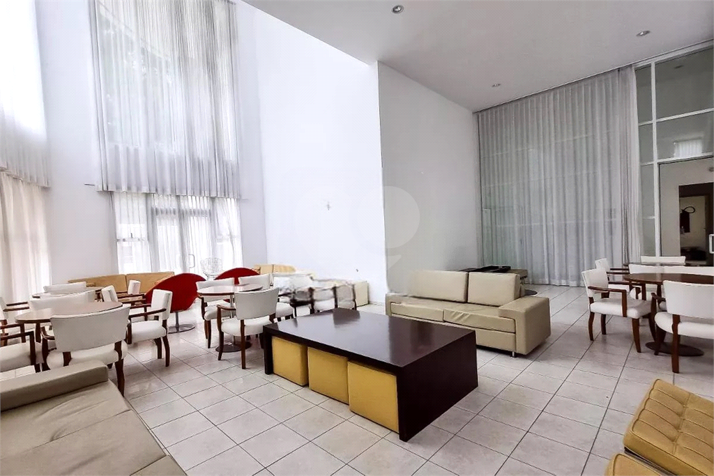 Apartamento à venda com 210m², 2 quartos e 3 vagas