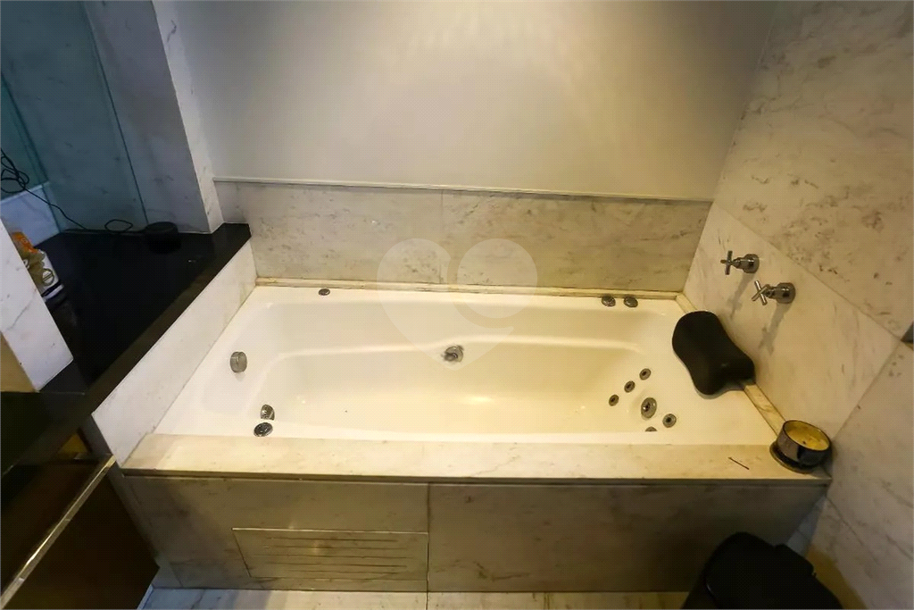 Apartamento à venda com 210m², 2 quartos e 3 vagas