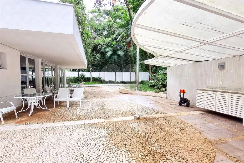 Apartamento à venda com 210m², 2 quartos e 3 vagas