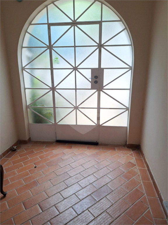 Casa Térrea na Travessa da Avenida Sumaré - Totalmente Térrea 