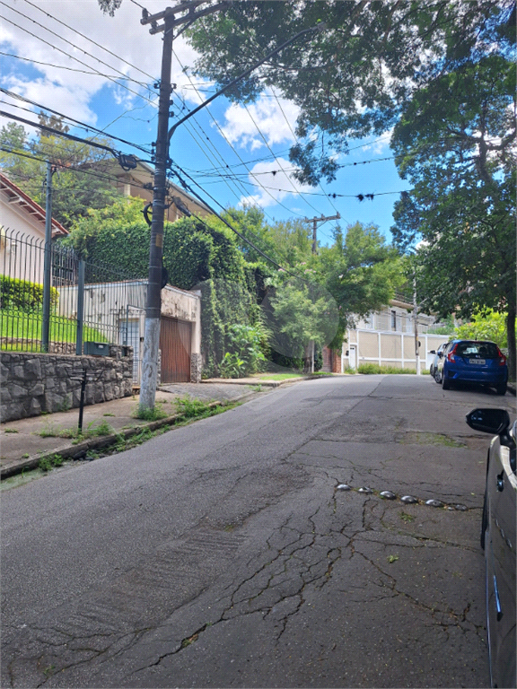 Casa Térrea na Travessa da Avenida Sumaré - Totalmente Térrea 