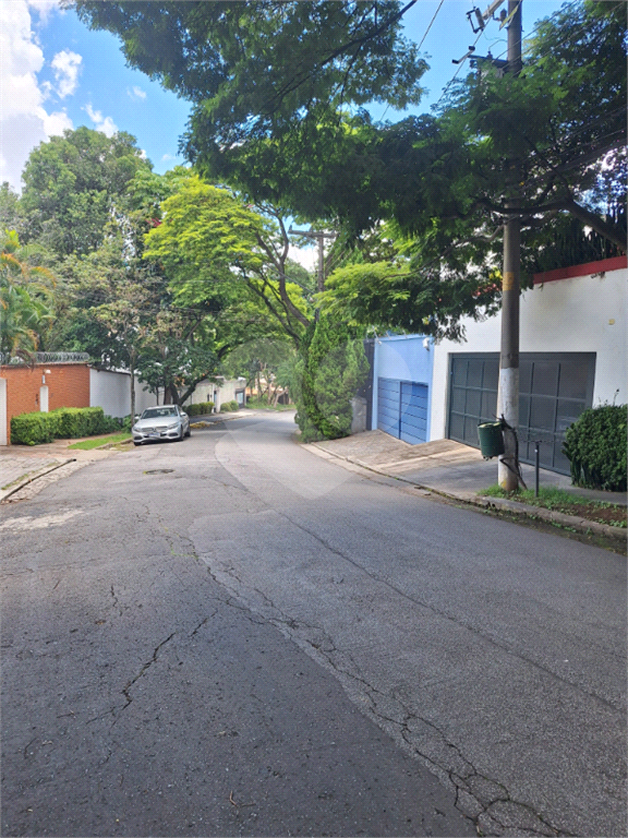 Casa Térrea na Travessa da Avenida Sumaré - Totalmente Térrea 