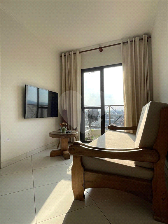 APARTAMENTO em CASA VERDE