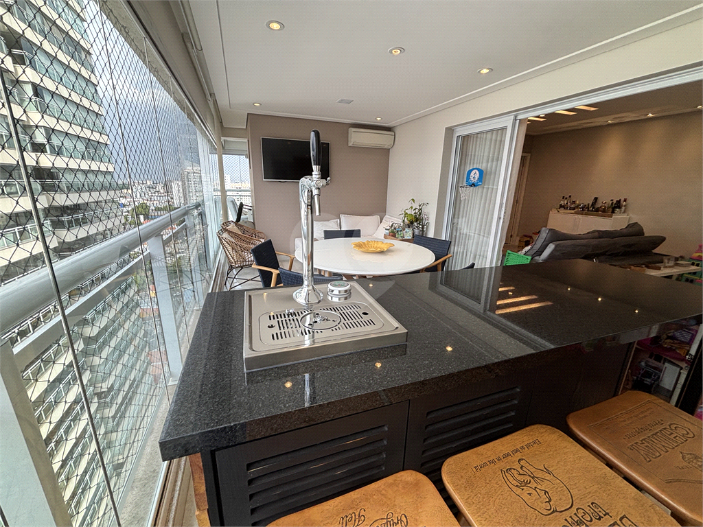  Apartamento mobiliado, com 117 m² para locação na Barra Funda