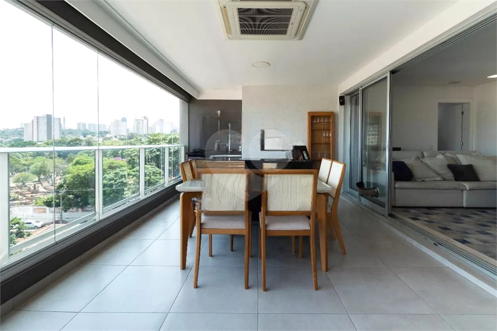 Apartamento Pinheiros com 121m², 2 suites e 2 vagas Excelente Condominio