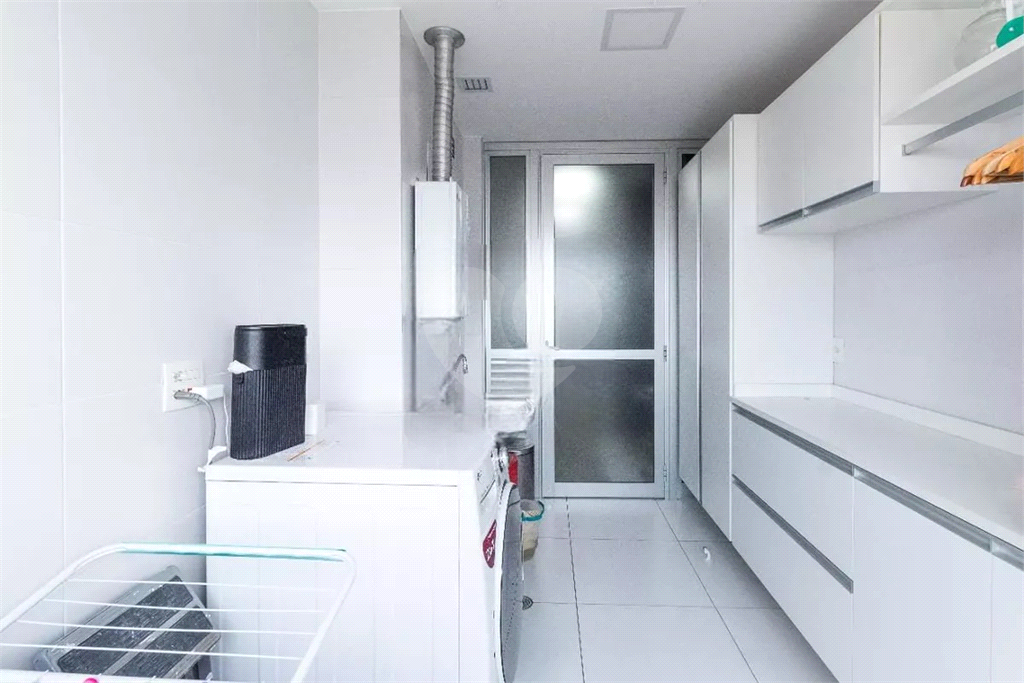 Apartamento Pinheiros com 121m², 2 suites e 2 vagas Excelente Condominio