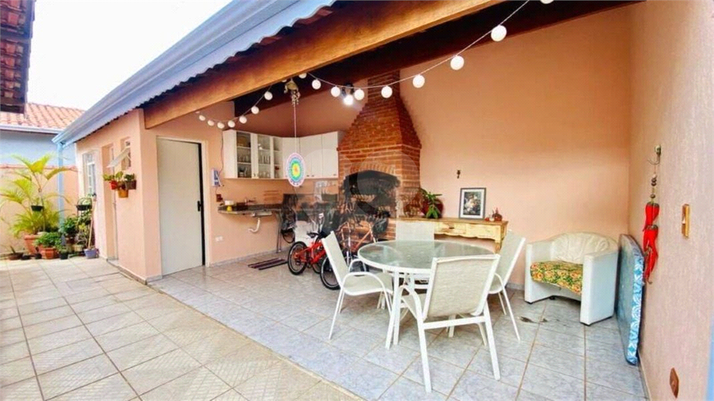 Casa de Condomínio à Venda | 335 m² | 3 dormitórios, 1 suíte | 2 vagas em Atibaia/SP!