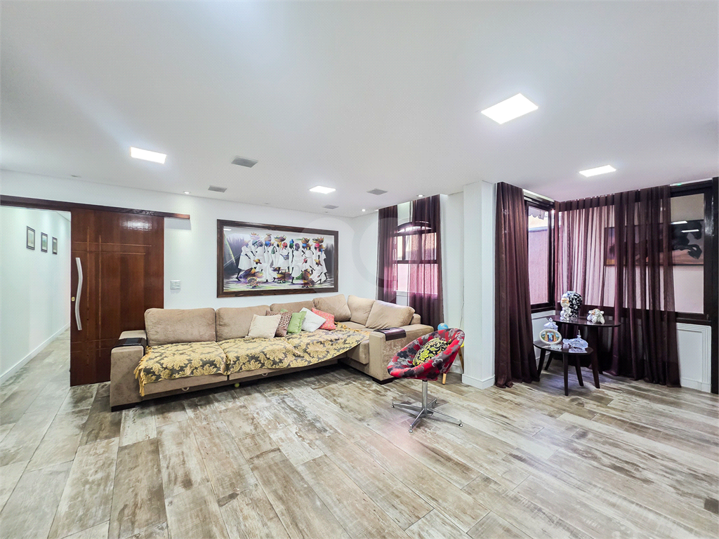 Casa - Jardim Ângela - 4 Quartos / Dormitórios - 1 Vaga - Venda / Compra - Churrasqueira