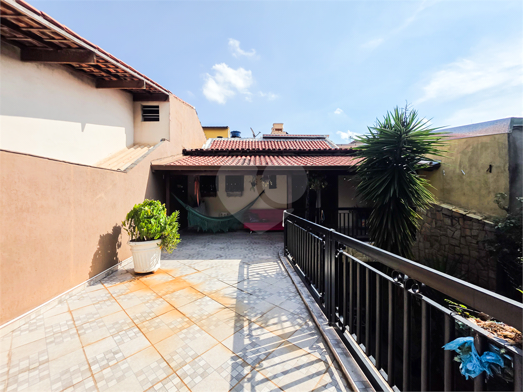 Casa - Jardim Ângela - 4 Quartos / Dormitórios - 1 Vaga - Venda / Compra - Churrasqueira