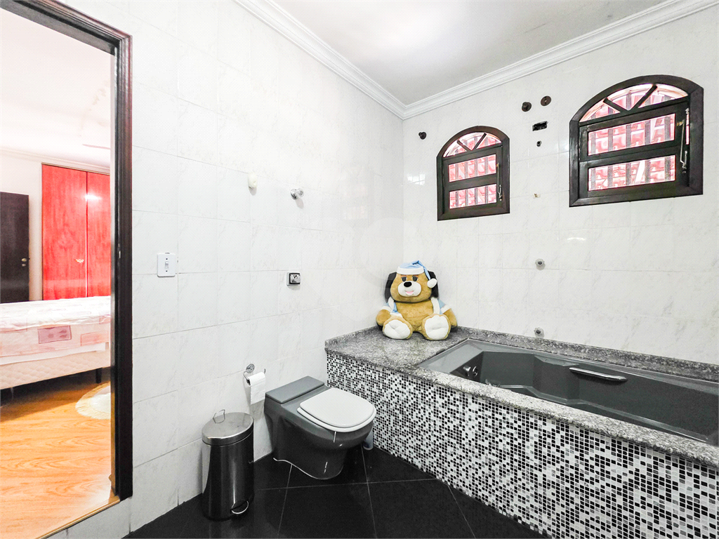 Casa - Jardim Ângela - 4 Quartos / Dormitórios - 1 Vaga - Venda / Compra - Churrasqueira