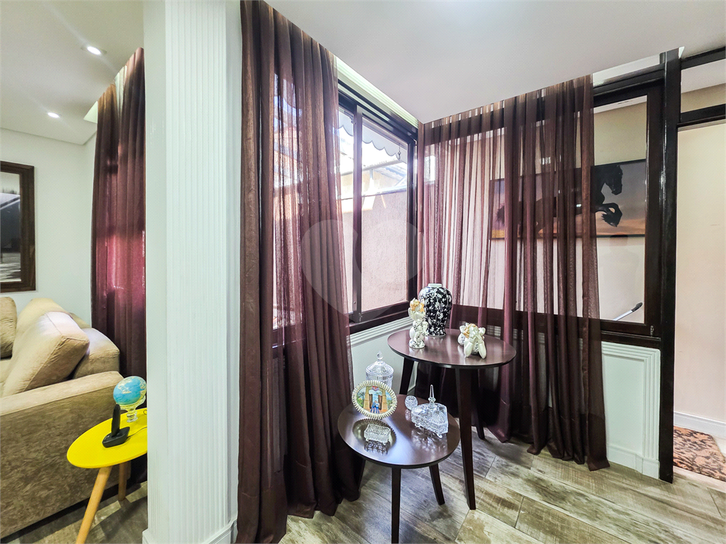 Casa - Jardim Ângela - 4 Quartos / Dormitórios - 1 Vaga - Venda / Compra - Churrasqueira