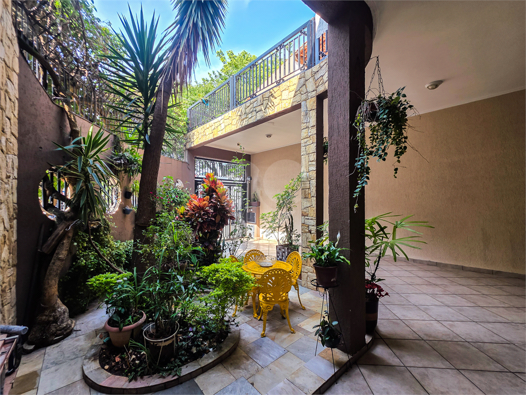 Casa - Jardim Ângela - 4 Quartos / Dormitórios - 1 Vaga - Venda / Compra - Churrasqueira