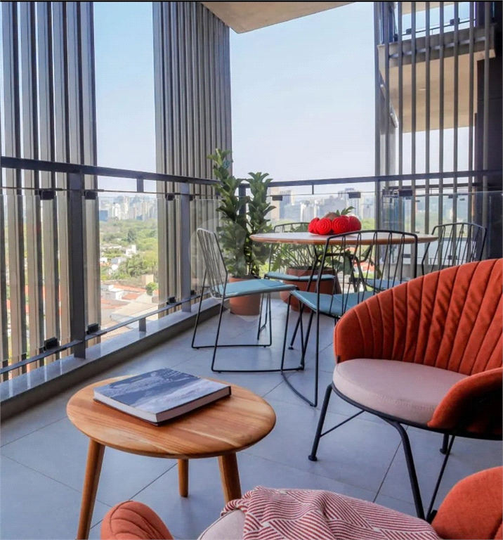 APARTAMENTO em PINHEIROS