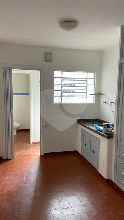 Apartamento 80m2 no Jardim São Paulo, próximo ao MIRANTE DE SANTANA, ÓTIMA LOCALIZAÇÃO, com 2 dorm.  2 banheiros, sala, cozinha com armário. Sacada. Próximo aos melhores comércios da região, padarias, farmácias, escolas, bancos, supermercados, 10 min do 