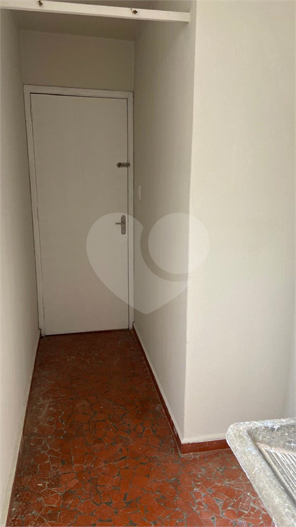 Apartamento 80m2 no Jardim São Paulo, próximo ao MIRANTE DE SANTANA, ÓTIMA LOCALIZAÇÃO, com 2 dorm.  2 banheiros, sala, cozinha com armário. Sacada. Próximo aos melhores comércios da região, padarias, farmácias, escolas, bancos, supermercados, 10 min do 